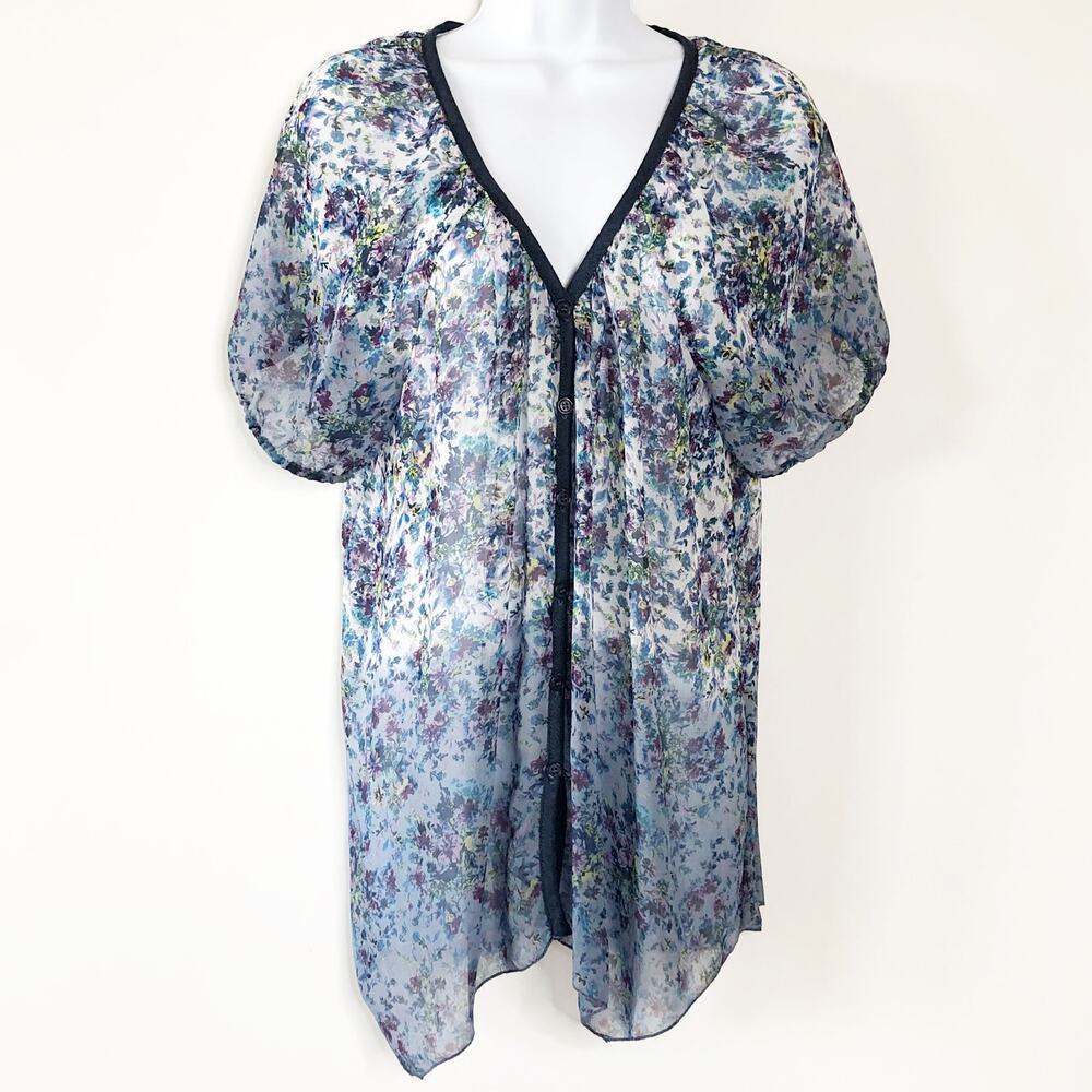 Christopher & Banks Medium Floral Top Short Sleeve V Neck Blouse